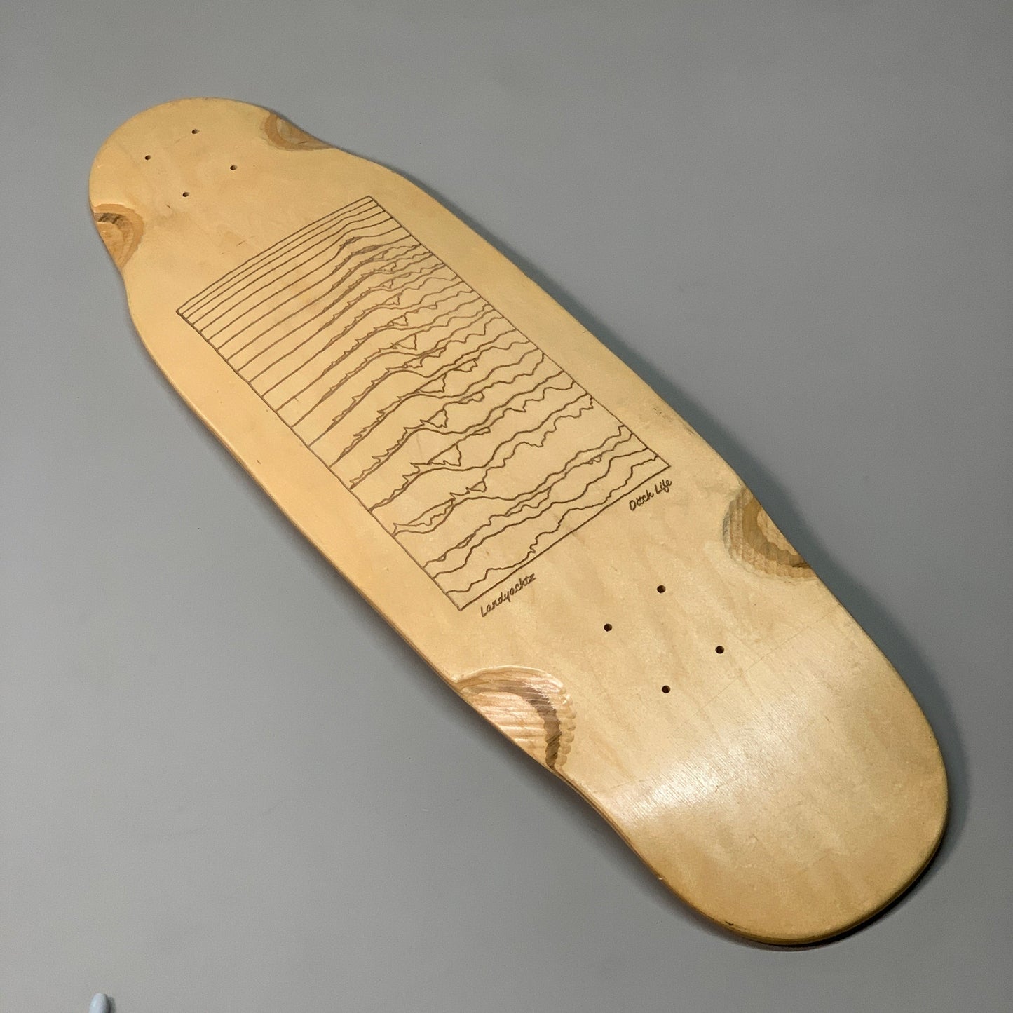 LANDYACHTZ Longboard Kicktail Ditch Life Sine Wave Canadian Maple 32"x9.5" (New Other)