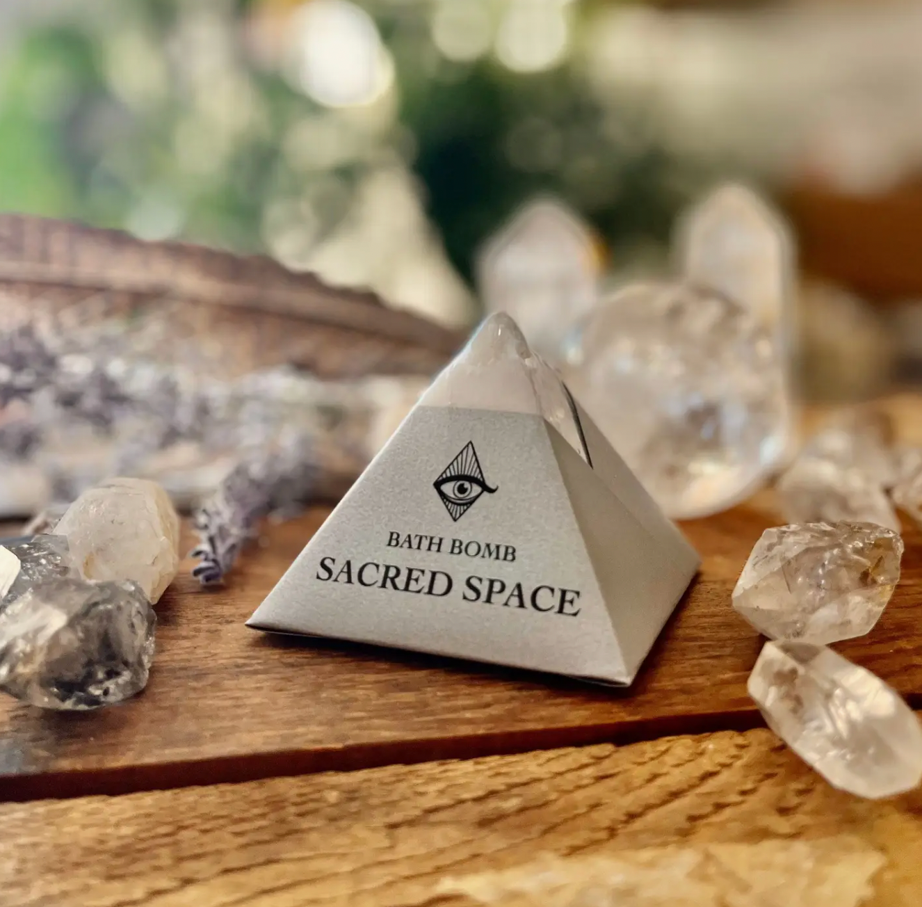 MFC Bath Bomb with Crystal